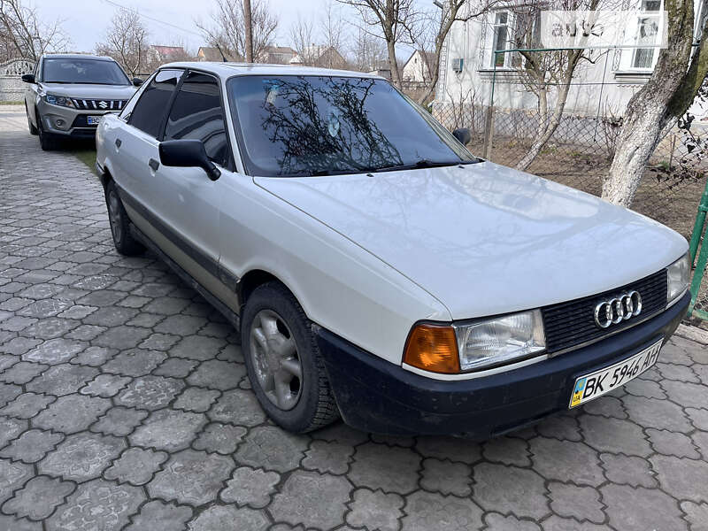 Седан Audi 80 1988 в Млинове