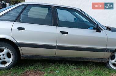 Седан Audi 80 1988 в Дубровице