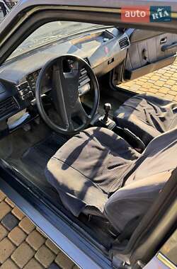 Седан Audi 80 1986 в Черновцах