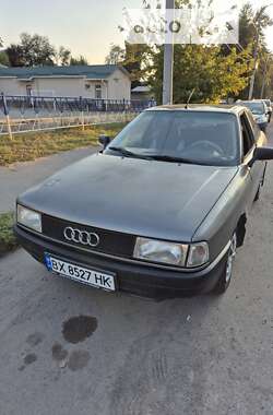 Седан Audi 80 1988 в Лохвице