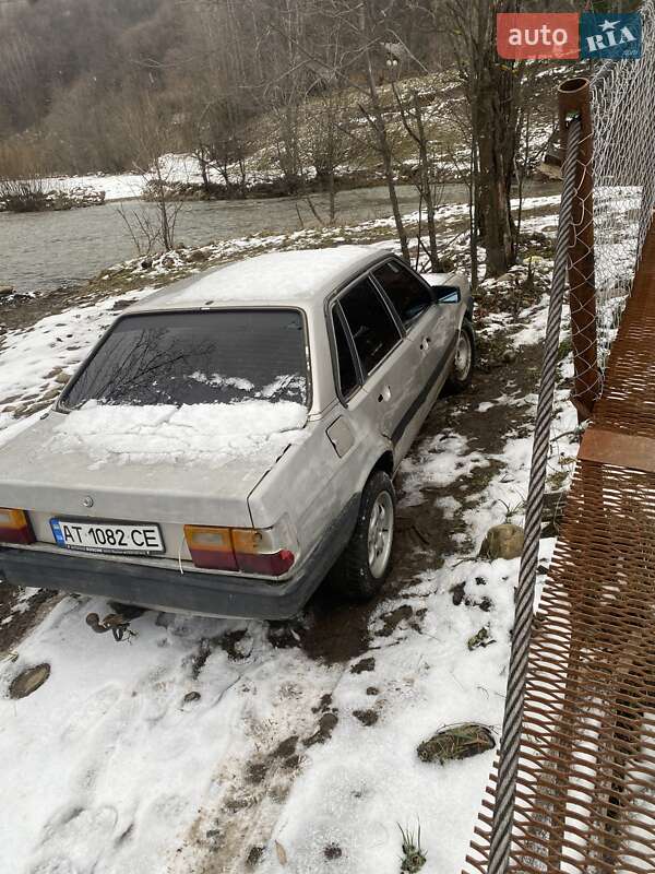 Седан Audi 80 1986 в Надвірній фото 3 Седан Audi 80 1986 в Надвірній
