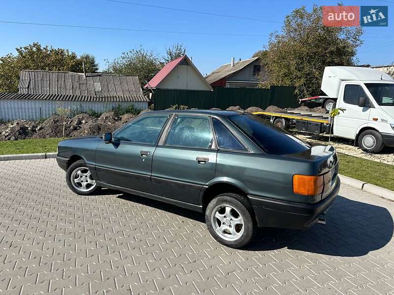 Седан Audi 80 1990 в Шумске