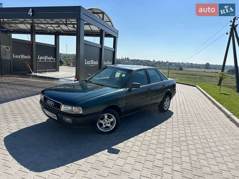 Седан Audi 80 1990 в Шумске