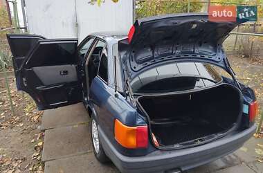 Седан Audi 80 1990 в 