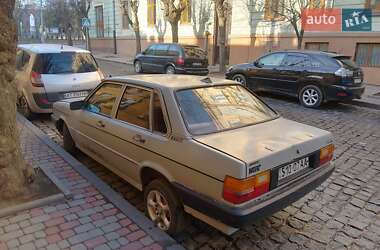 Седан Audi 80 1986 в Черновцах