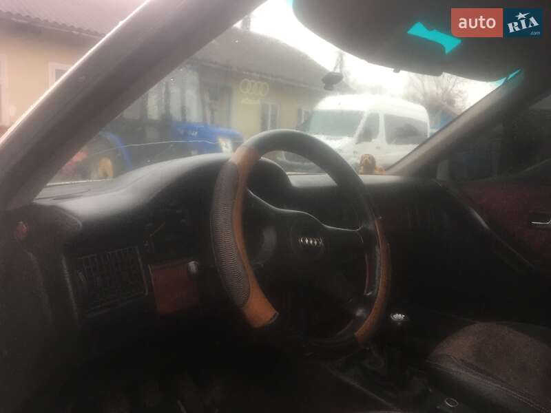 Седан Audi 80 1987 в Городенці