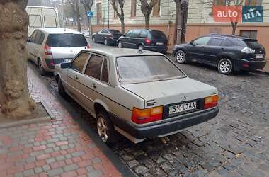 Седан Audi 80 1986 в Черновцах