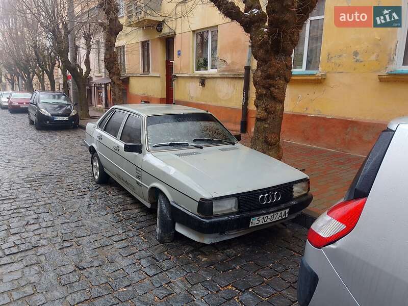 Седан Audi 80 1986 в Черновцах