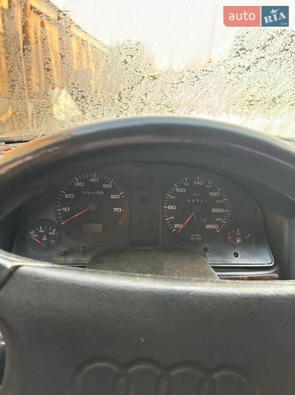 Седан Audi 80 1992 в Буську