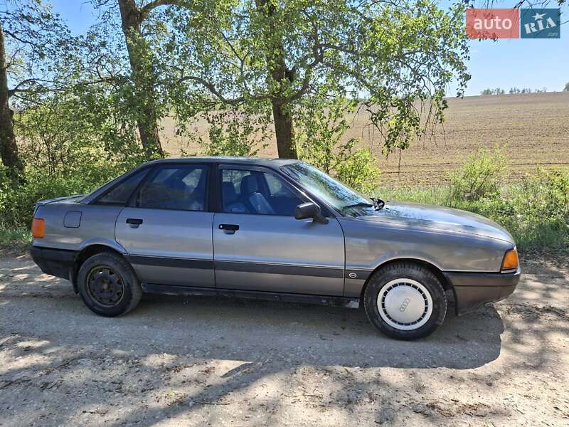 Седан Audi 80 1988 в Ізяславі