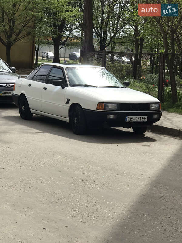 Седан Audi 80 1986 в Черновцах