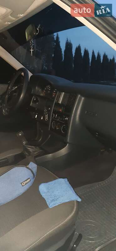 Седан Audi 80 1993 в Лебедині