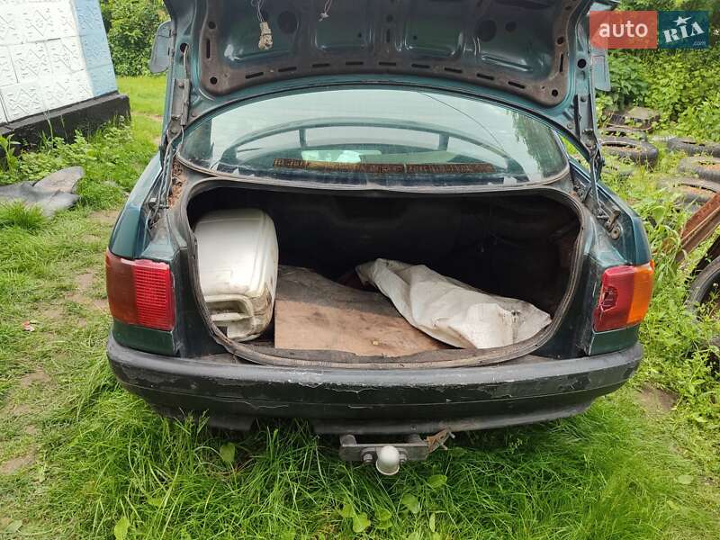 Седан Audi 80 1989 в Миронівці