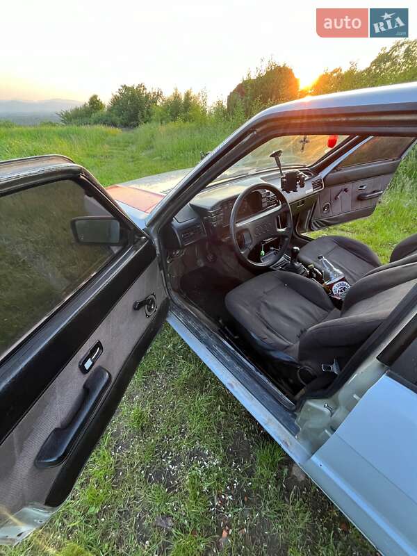 Седан Audi 80 1986 в Калуші