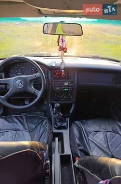 Седан Audi 80 1993 в Сарнах