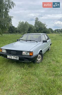 Седан Audi 80 1980 в Бобровиці