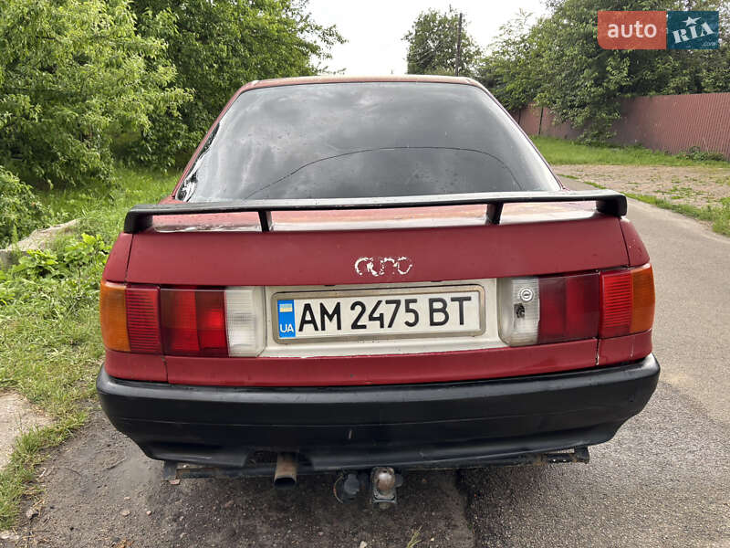 Седан Audi 80 1987 в Макарові