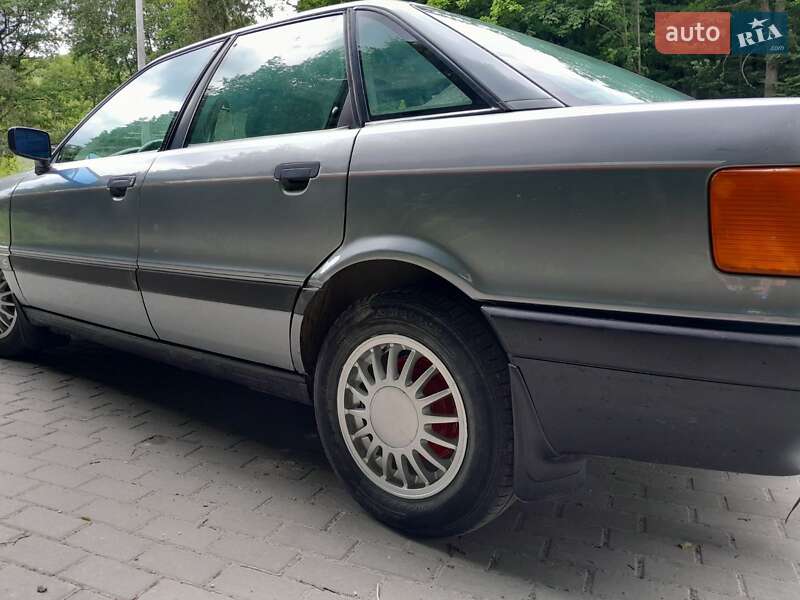 Седан Audi 80 1987 в Кременці