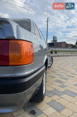 Седан Audi 80 1987 в 