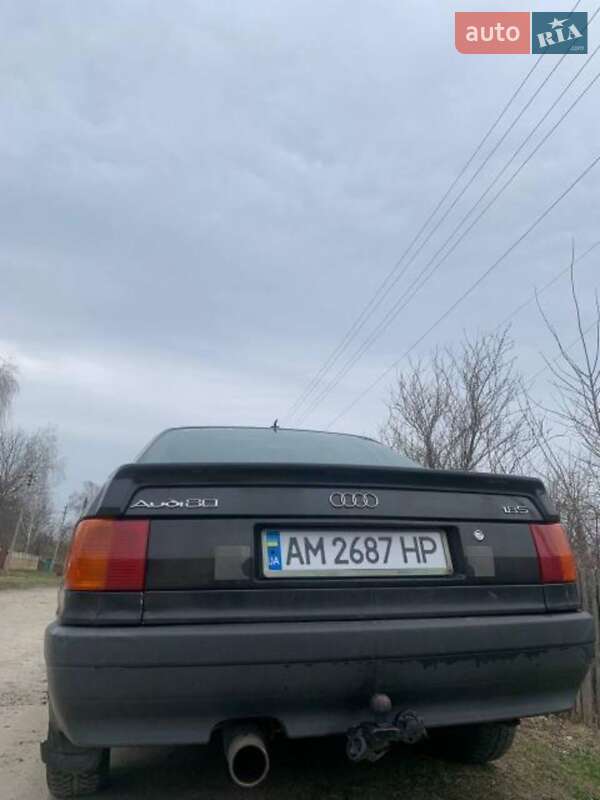 Седан Audi 80 1989 в Романове