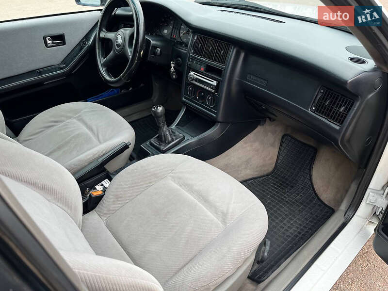 Седан Audi 80 1992 в Чернигове