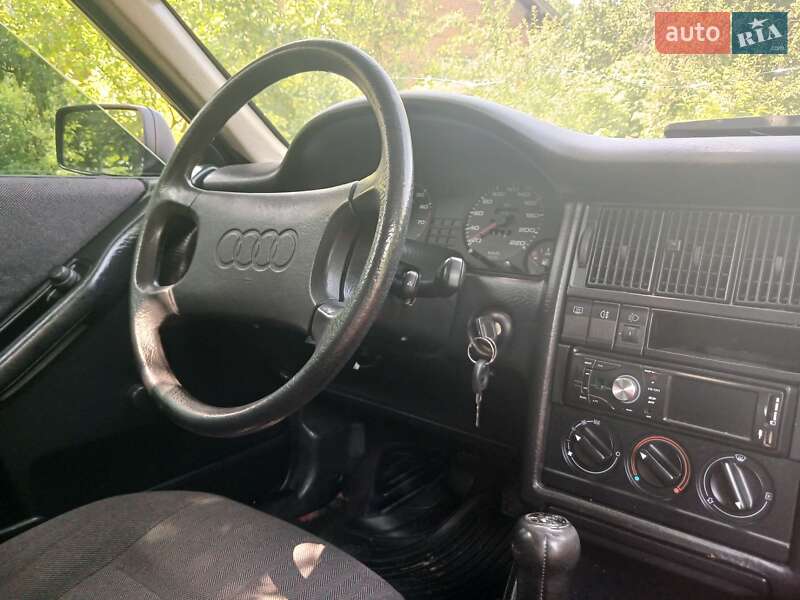 Седан Audi 80 1991 в Монастыриске