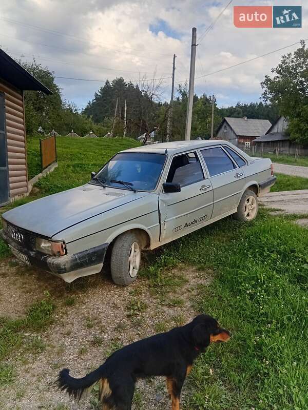 Седан Audi 80 1986 в Черновцах