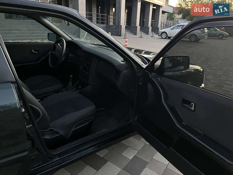 Седан Audi 80 1992 в Ровно