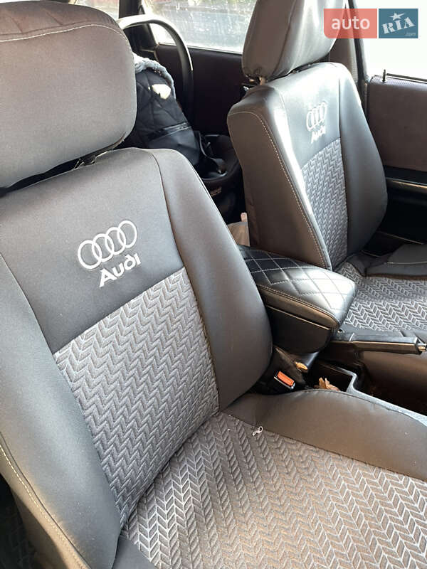 Седан Audi 80 1993 в Овруче