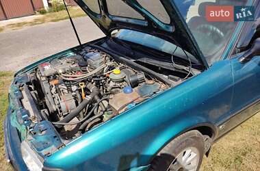 Седан Audi 80 1993 в 