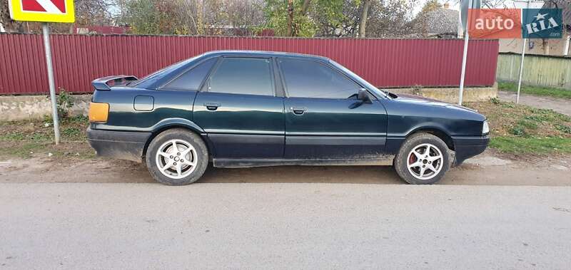 Седан Audi 80 1987 в Черновцах