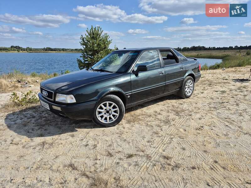 Седан Audi 80 1993 в Коростене