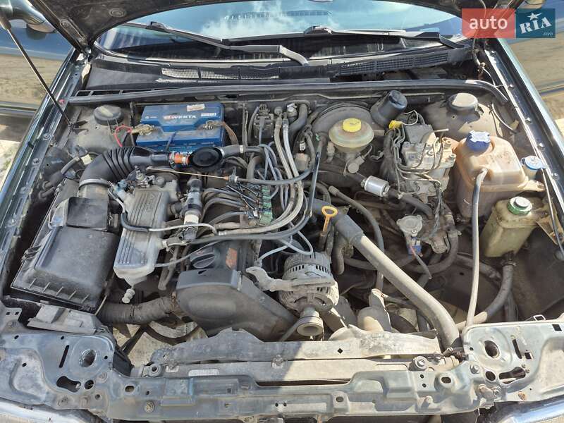 Седан Audi 80 1993 в Коростене