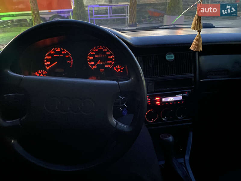 Седан Audi 80 1988 в Ровно