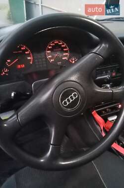 Универсал Audi 80 1994 в 