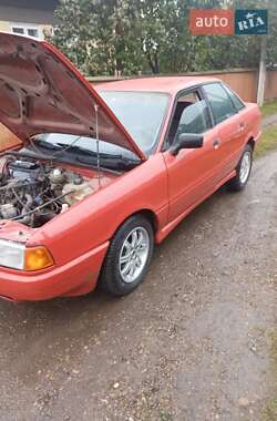 Седан Audi 80 1987 в Черновцах