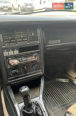 Седан Audi 80 1987 в 