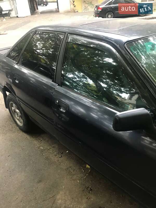 Седан Audi 80 1987 в Одессе