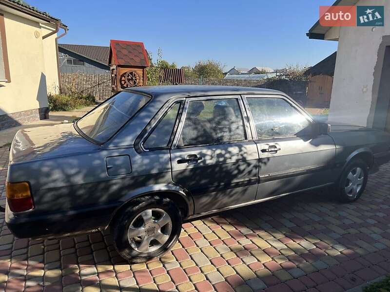 Седан Audi 80 1986 в Тысменице