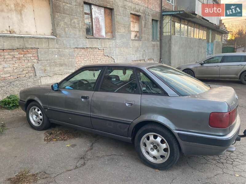 Седан Audi 80 1992 в Умани фото 5 Седан Audi 80 1992 в Умани