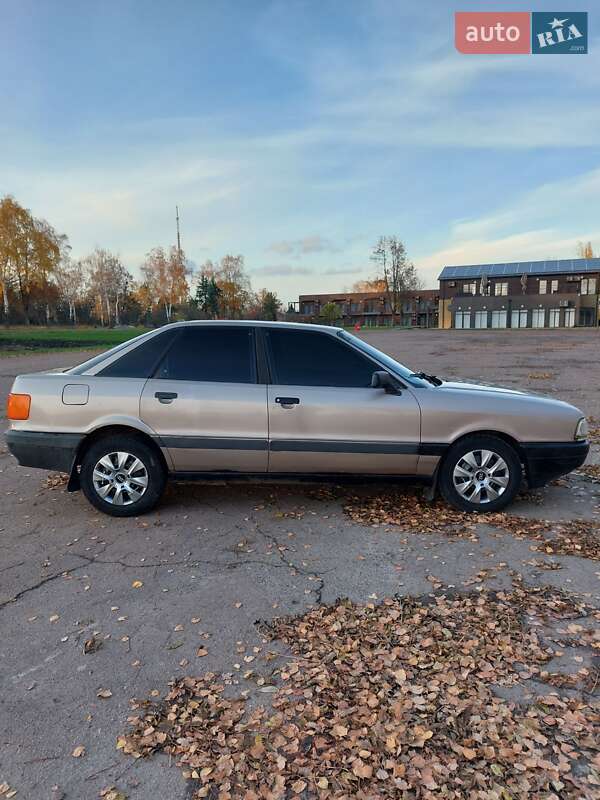Седан Audi 80 1988 в Тростянце