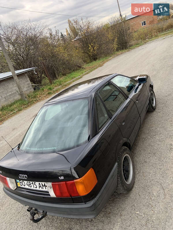 Седан Audi 80 1989 в Бучаче