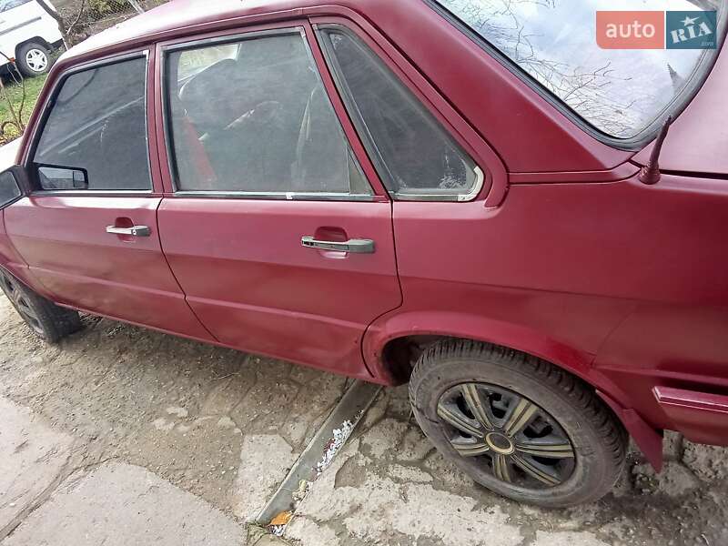 Седан Audi 80 1982 в Буске