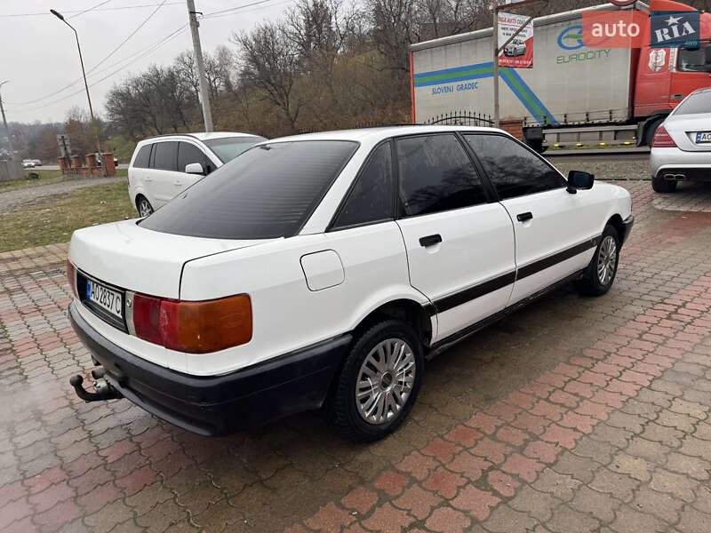 Седан Audi 80 1988 в Тересве