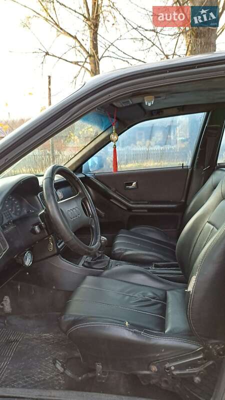 Седан Audi 80 1991 в Дубровице