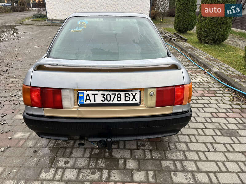 Седан Audi 80 1987 в Косове