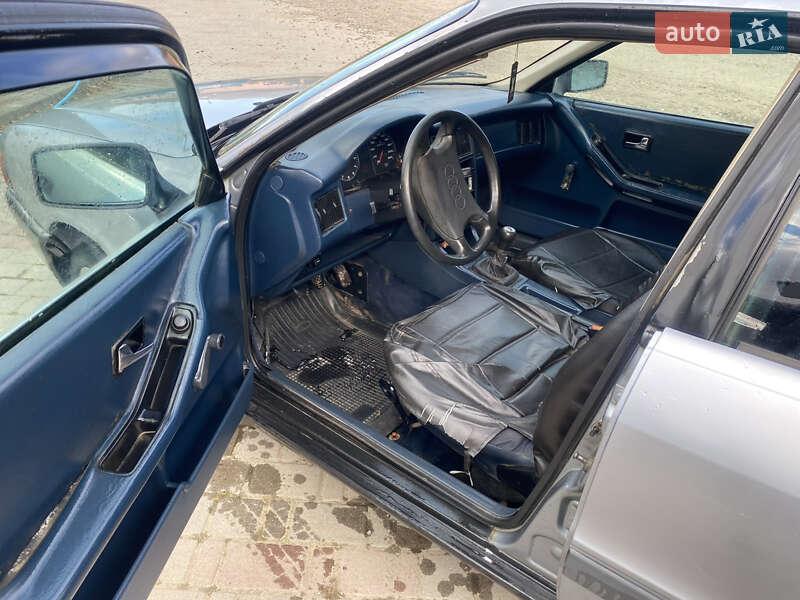 Седан Audi 80 1987 в Косове