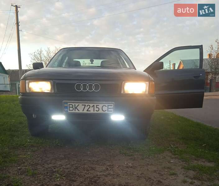 Седан Audi 80 1989 в Ровно