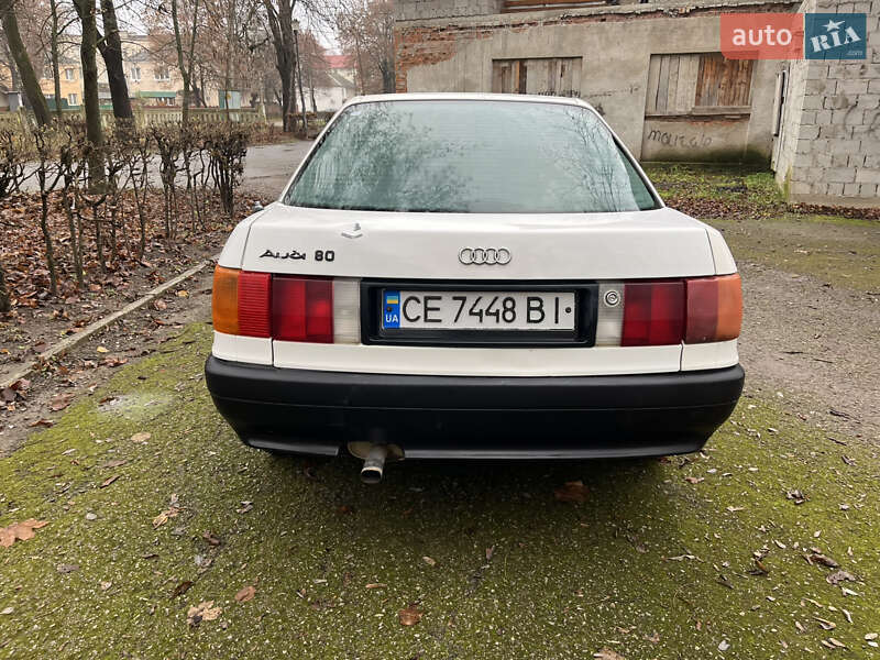 Седан Audi 80 1987 в Хотине