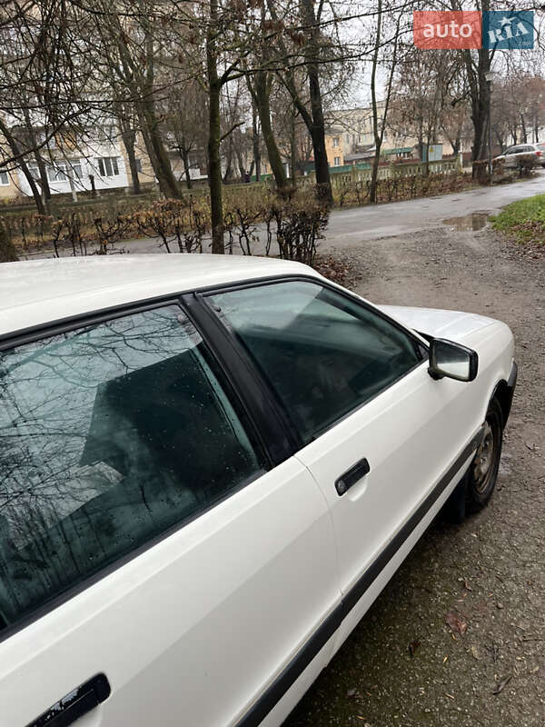 Седан Audi 80 1987 в Хотине